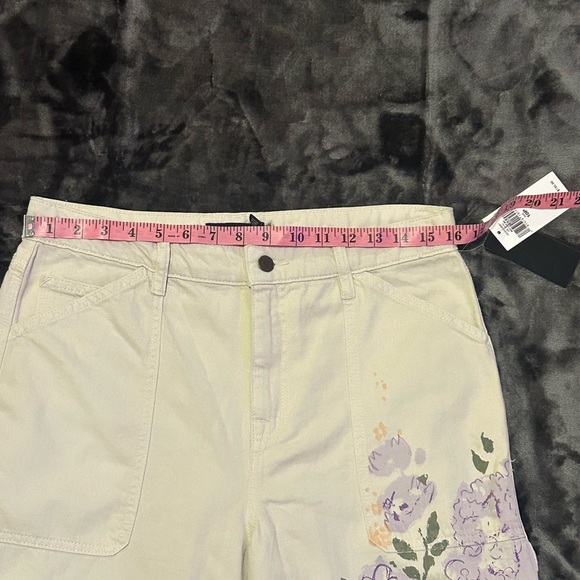 Lauren Ralph Lauren
Petite Floral High Rise Wide Leg Jeans size 10P - Picture 13 of 16